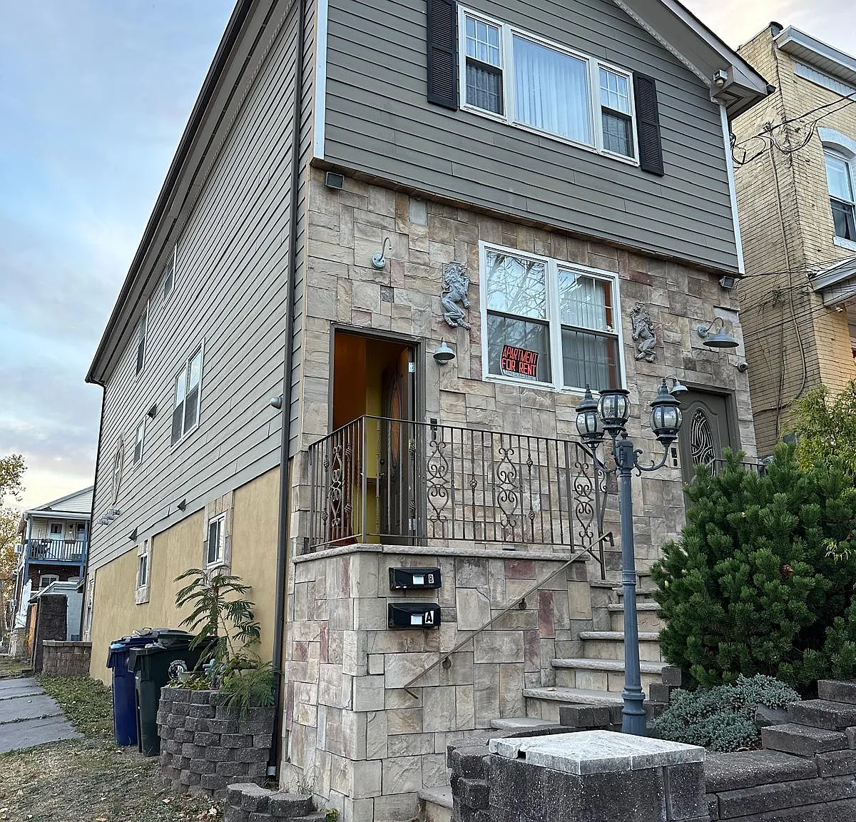 2 bed, $2,200 — Photo 1