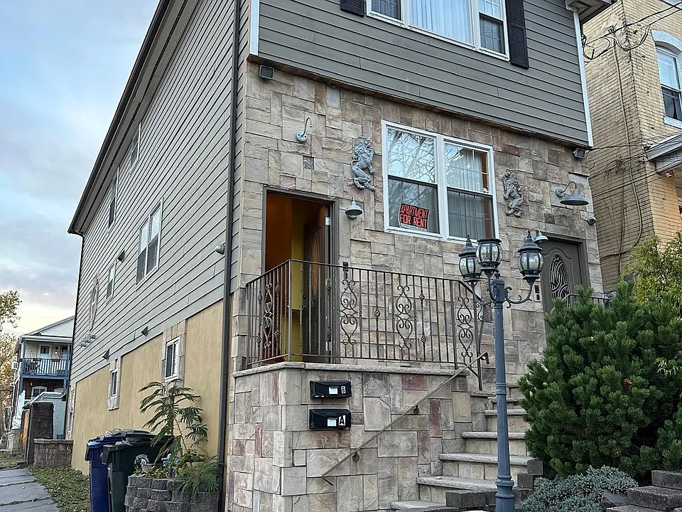 361 Hall Ave #2