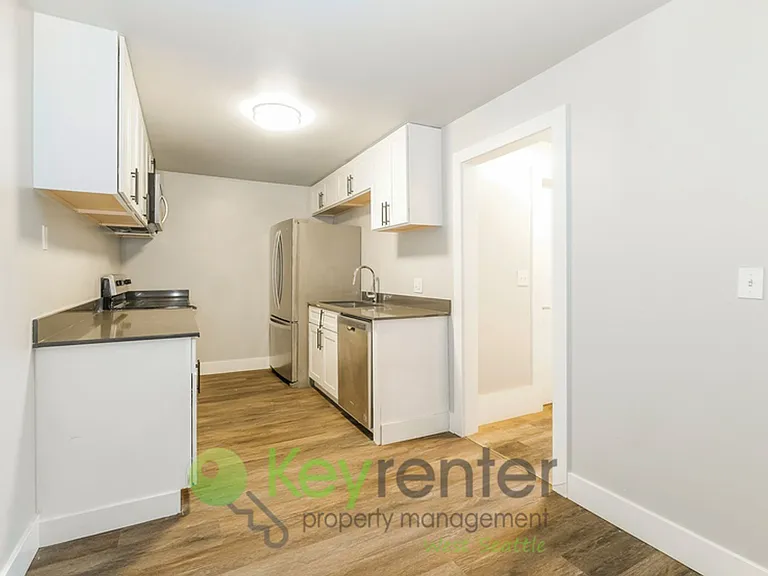 931 N 104th St — Photo 6