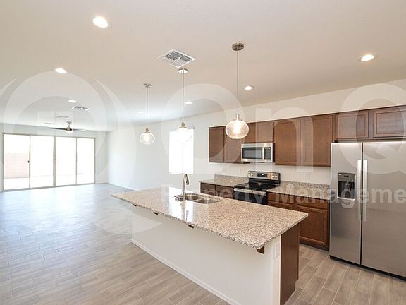 3rd image of 2075 E Escondido Pl