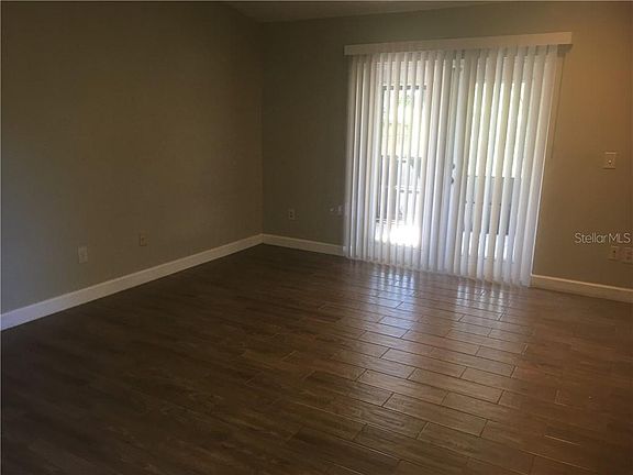 4th image of 1227 Mohrlake Dr