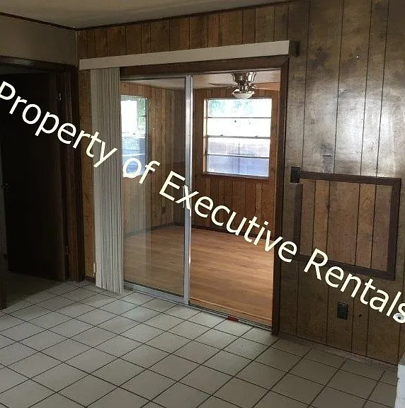 1733 Aspen Ave — Photo 8