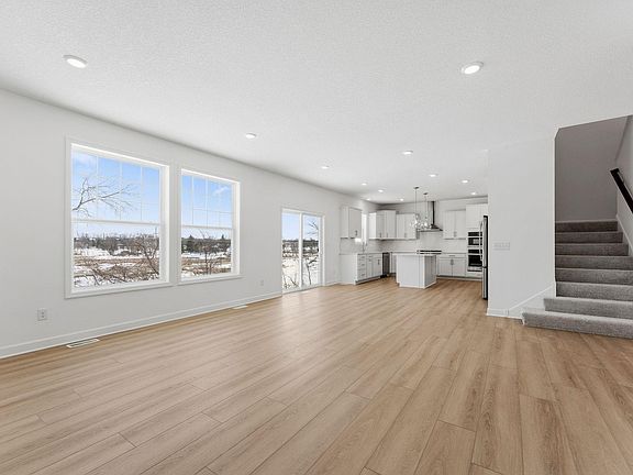 4th image of 19981 68th Pl