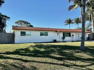 9361 Applecrest Dr, Palm Beach Gardens, FL 33410