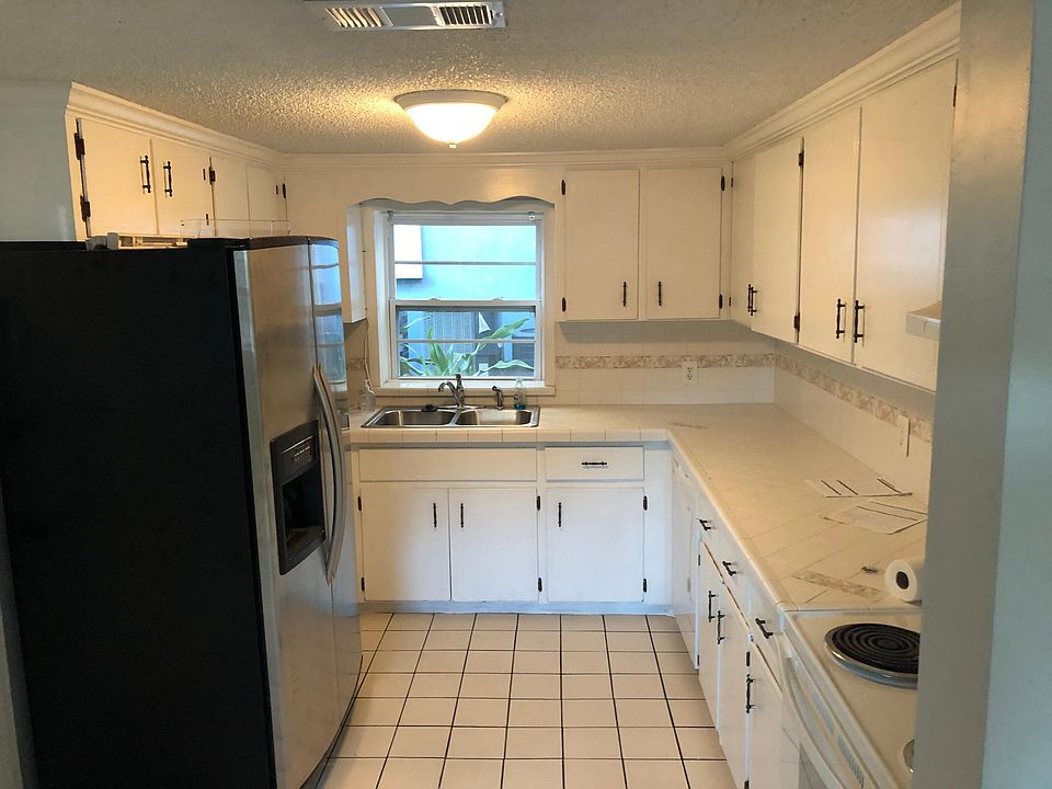 2nd image of 1328 1st St N