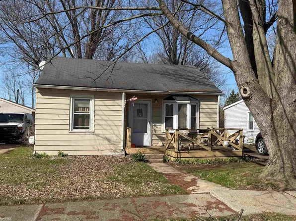 1387 Webber Ave, Burton, MI 48529