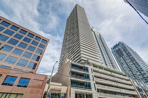 2221 Yonge St Photo 1