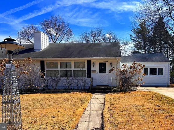 126 Villanova Dr, Lawrence Township, NJ 08648