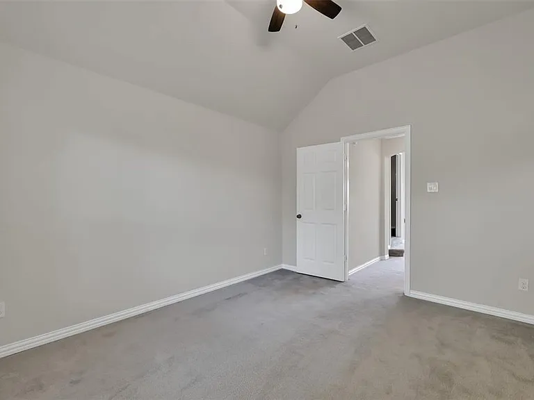 2 Maitland Ct — Photo 33