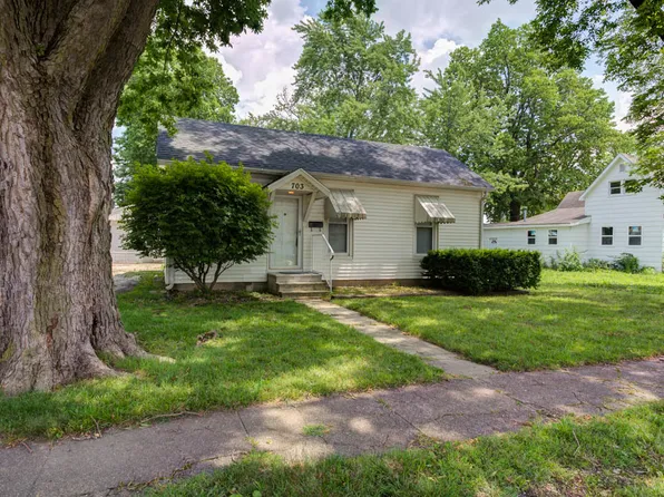 703 S Court St, Tuscola, IL 61953