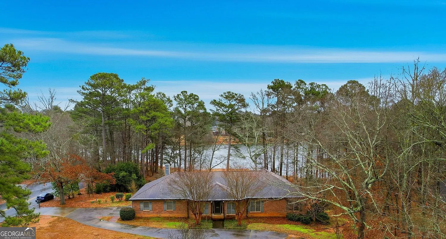 250 Allie Dr photo 1