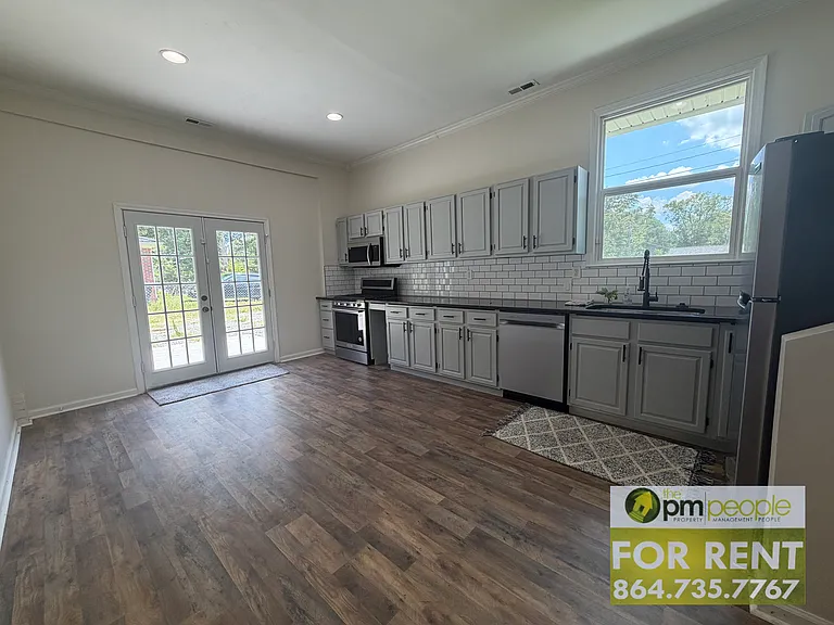 111 Westwood Dr — Photo 5