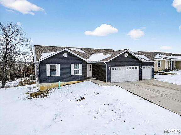 2nd image of 165 Colton Jesse Dr
