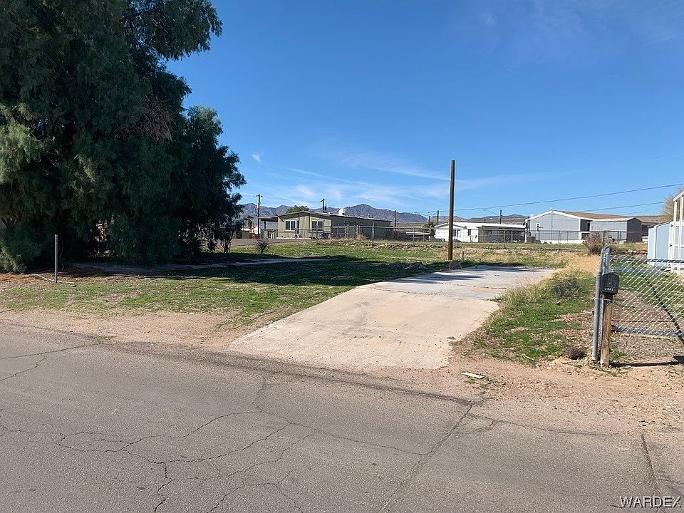 1st image of 1889 Hualapai Drive