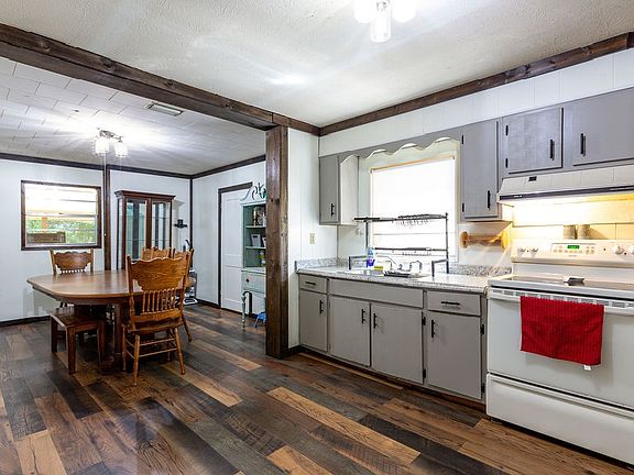3rd image of 3990 NE 113th Ln