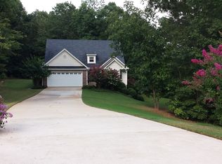555 Miles Ct, Locust Grove, GA 30248