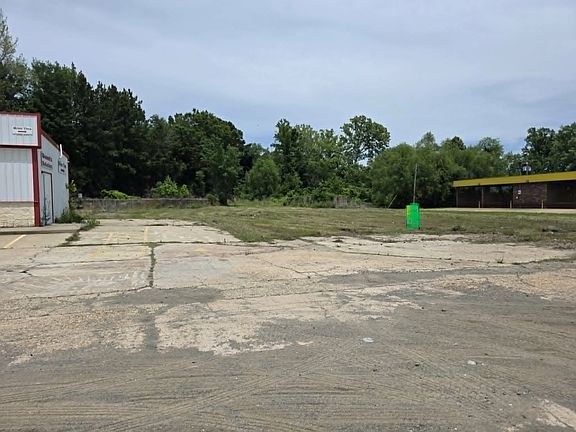3rd image of 1.56 Acres Mill Rd W