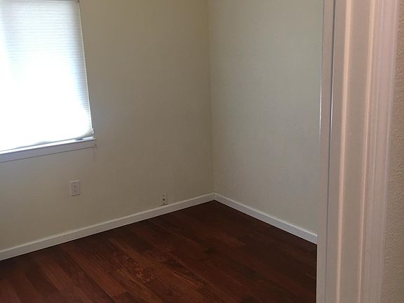 5th image of 2493 Grandby Dr