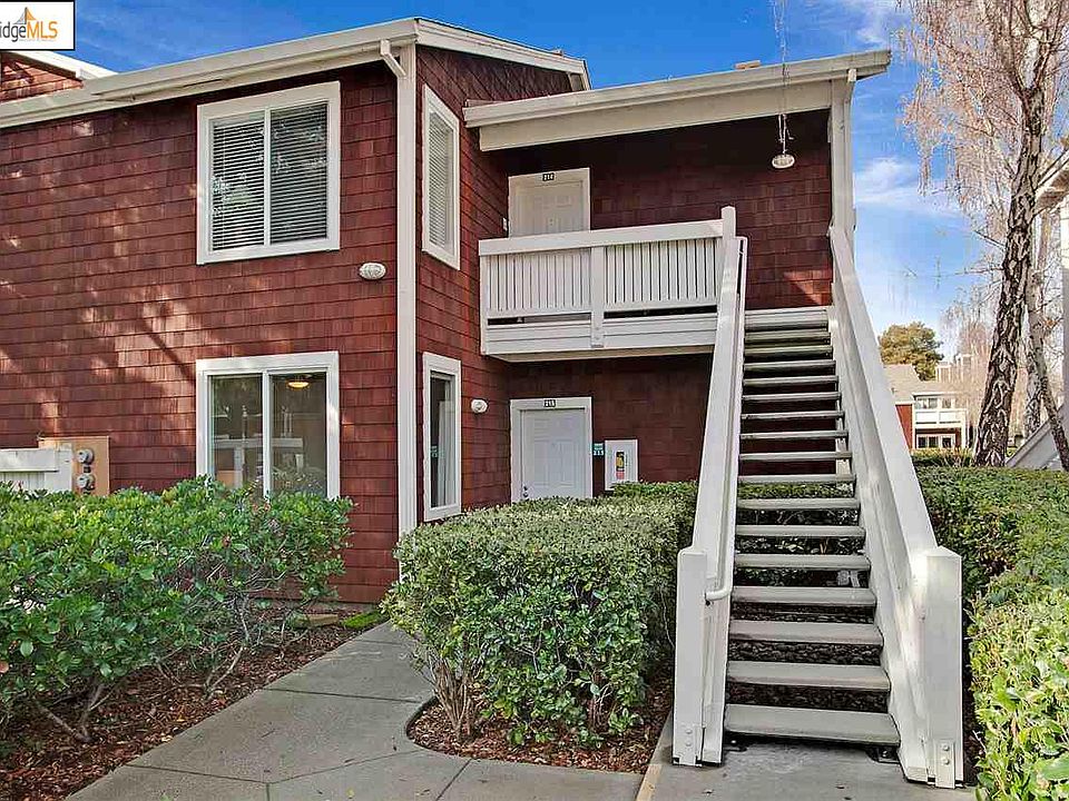 1st image of 215 Marina Lakes Dr