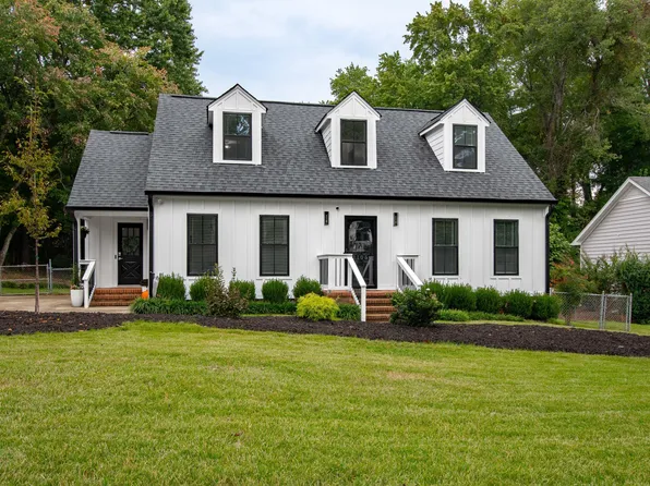2105 Port Royal Rd, Raleigh, NC 27609