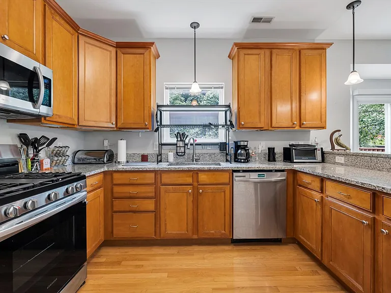 8018 Presidio Ct — Photo 9