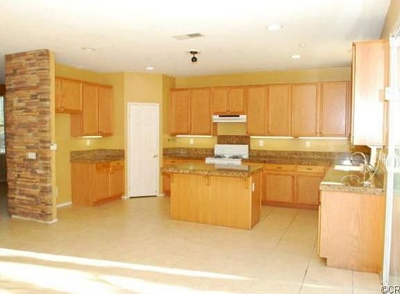 3rd image of 6605 Golden Oak Ln