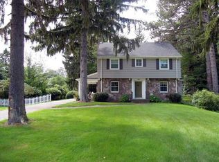 389 Bay View Rd, Rochester, NY 14609