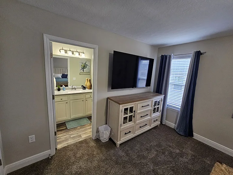 2224 Morris Ave — Photo 25
