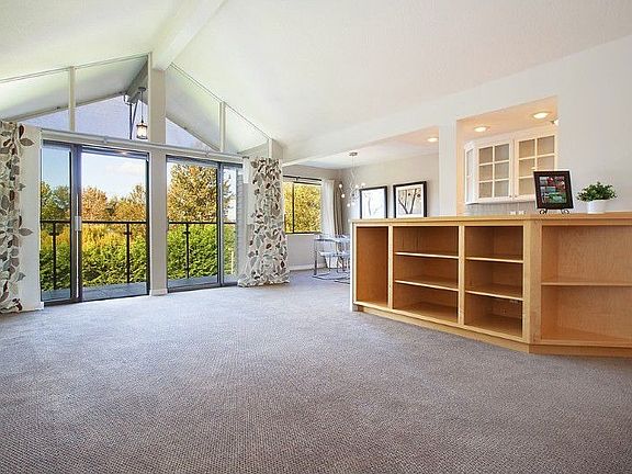 5th image of 2501 Canterbury Ln E APT 419