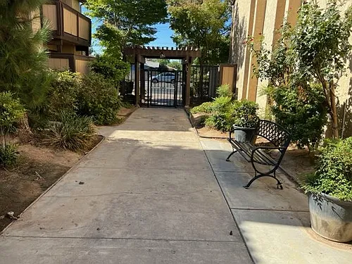 W Ashlan Ave Photo 1