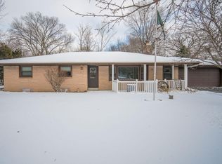 10200 W Saint Martins Rd, Franklin, WI 53132