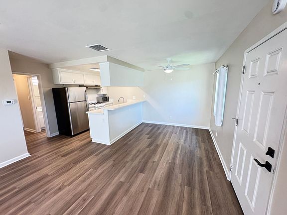 4th image of 1527-1541 E Walnut Ave #2