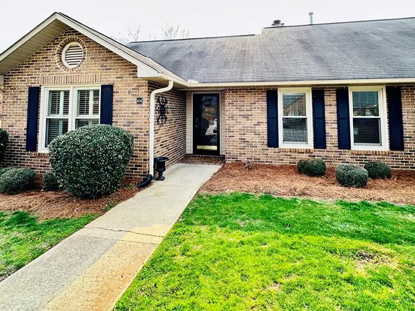 406 Heritage Blvd W, Greenwood, SC 29646