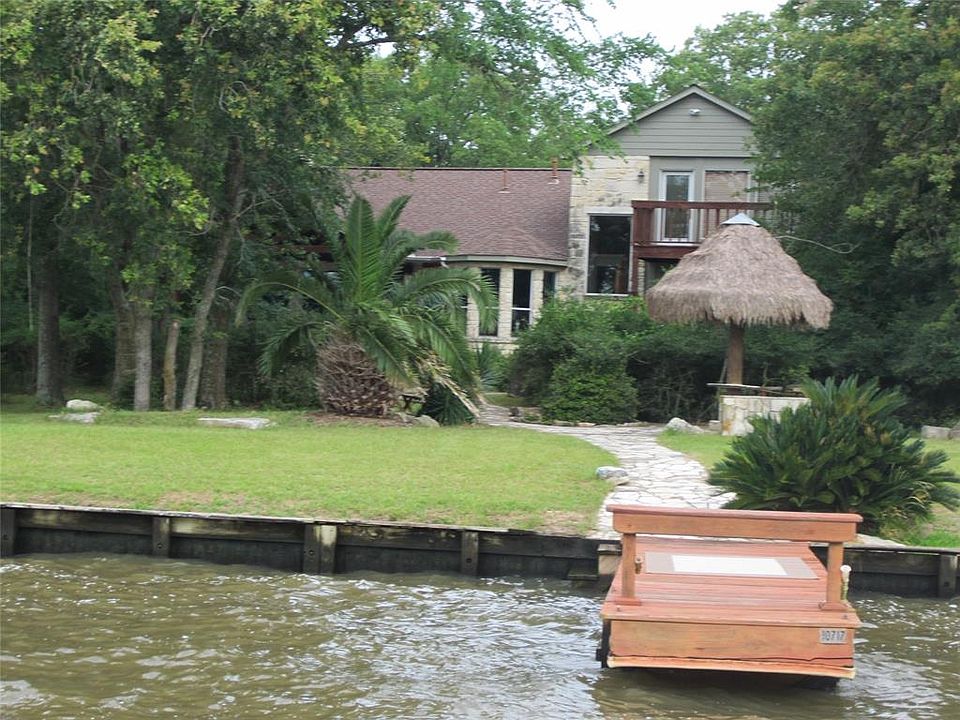 1st image of 11498 Lakeshore Dr