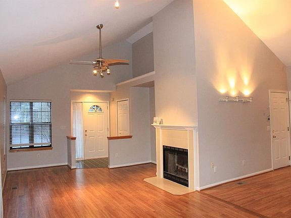 3rd image of 2563 Country Village Ct