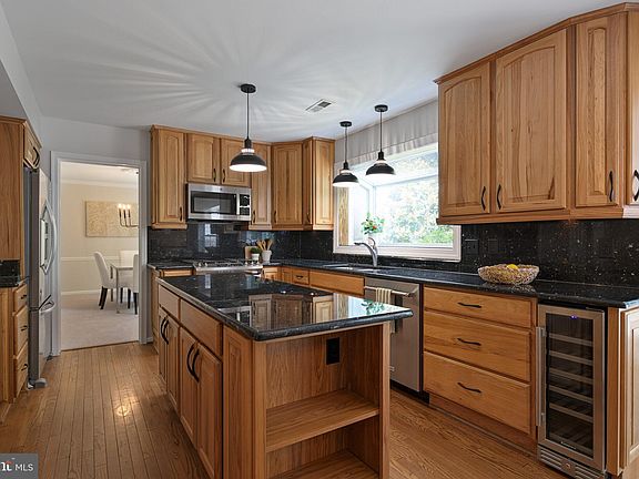 4th image of 4322 Galesbury Ln