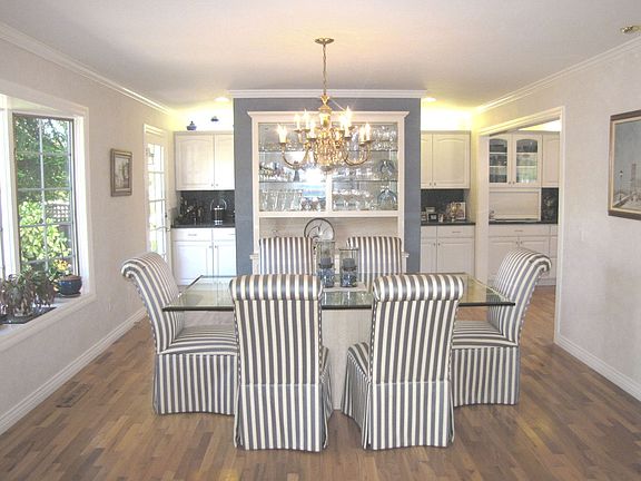 4th image of 206 Kingsbury Dr