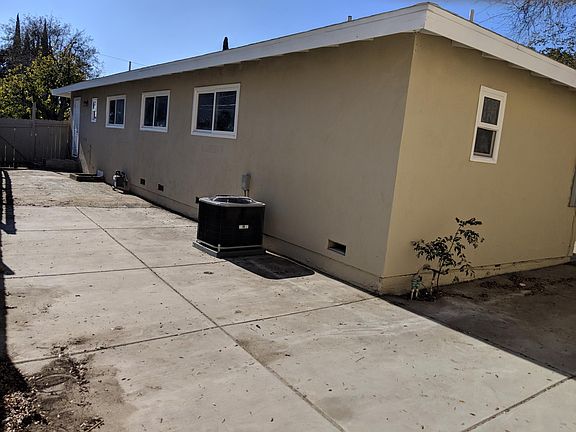 3rd image of 1639 E Crestlane Ave