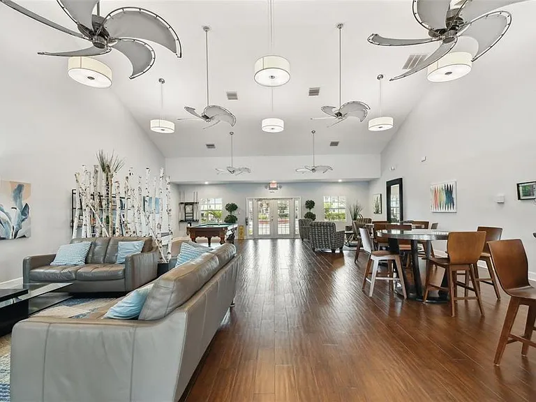 121 Seahorse Dr SE #C — Photo 59