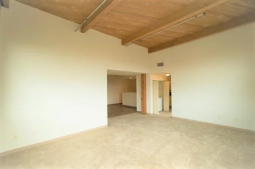 Shoe Factory Apartments — Photo 28