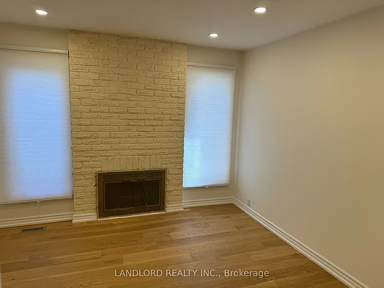 19 Vanessa Rd — Photo 11