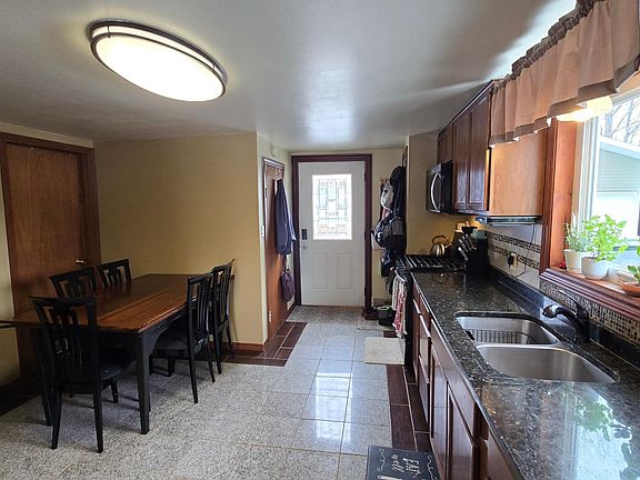 2nd image of 320 Elm St