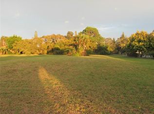 907 Bayshore Rd, Nokomis, FL 34275