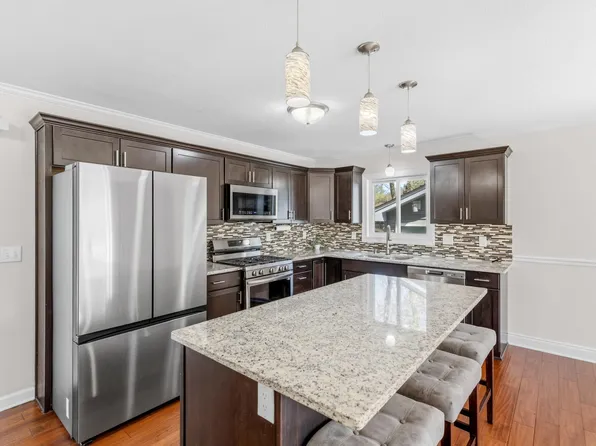 6500 Annapolis Ln N, Maple Grove, MN 55311