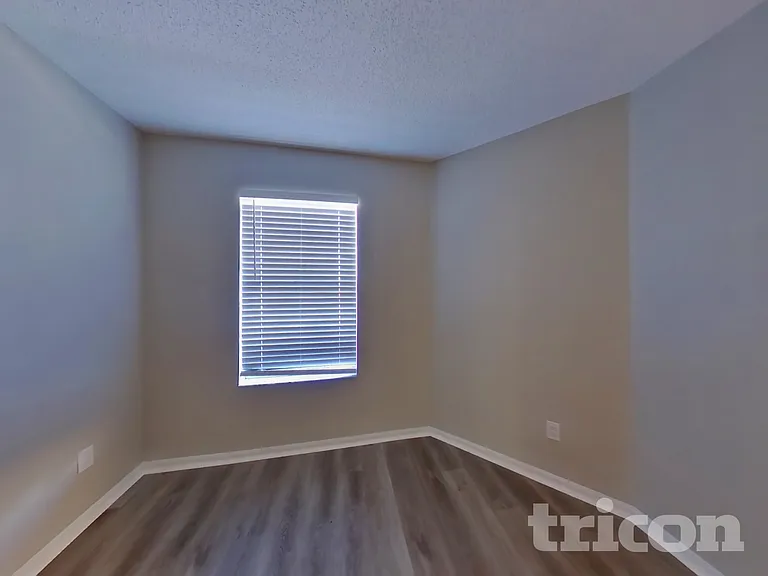 1623 Chatham Cir — Photo 9