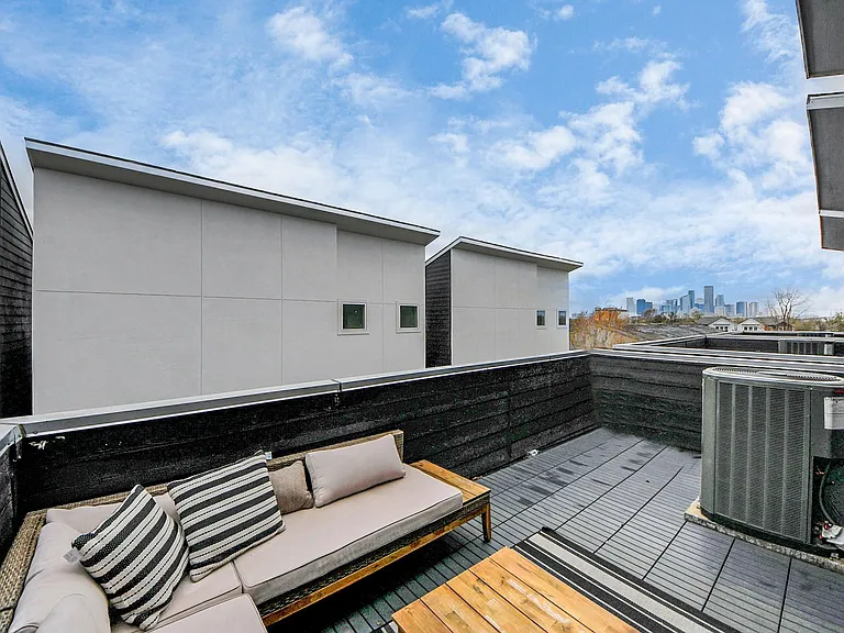 531 Schweikhardt St — Photo 15