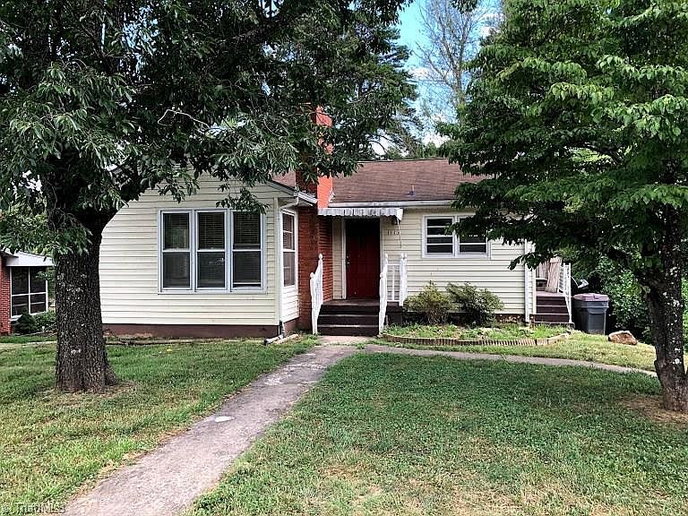2nd image of 1115 S Woodleigh Cir