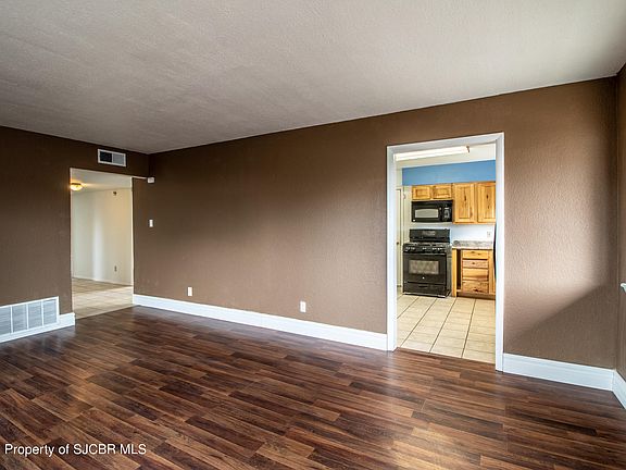 4th image of 2100 E 17th St