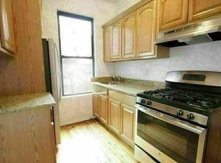31-31 34th St #CC8, Astoria, NY 11106