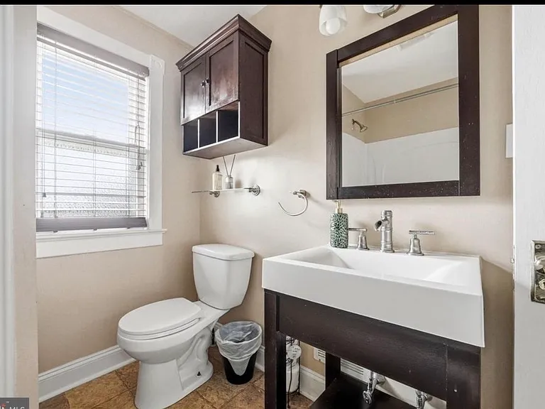 121 Grandview Ave — Photo 9